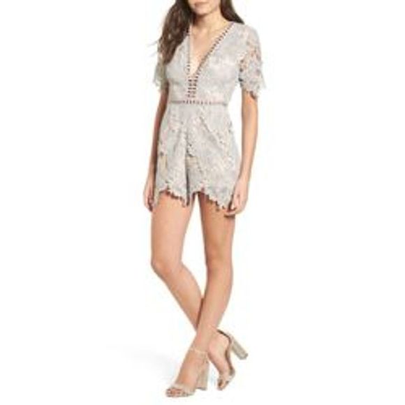 ASTR Vneck Gray Lace Romper - Picture 1 of 7